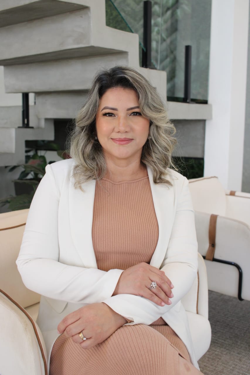 Lilian, esteticista da Stéli's em Santo André